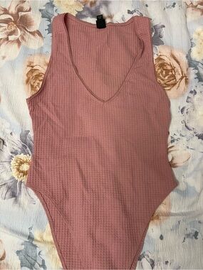 wild fable Dusty Rose Ribbed V-Neck Bodysuit